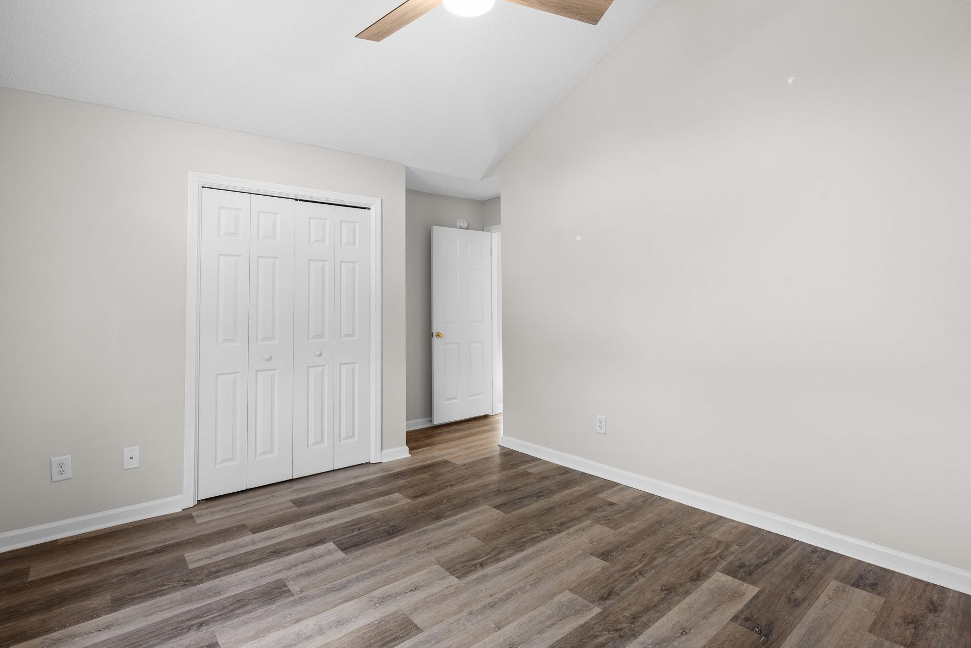 113 Southborough Ln. Photo 24