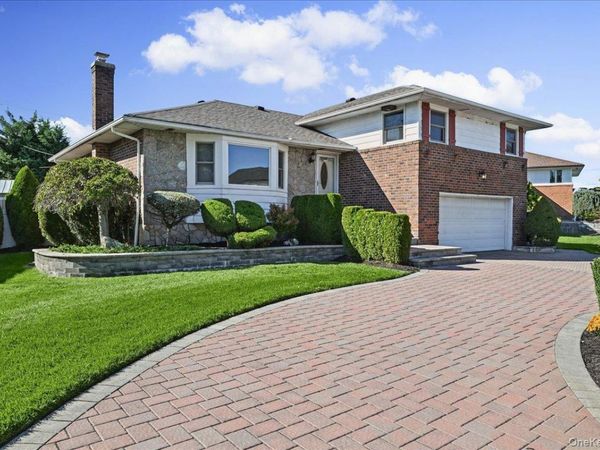698 Edgewood Drive , Westbury, NY 11590