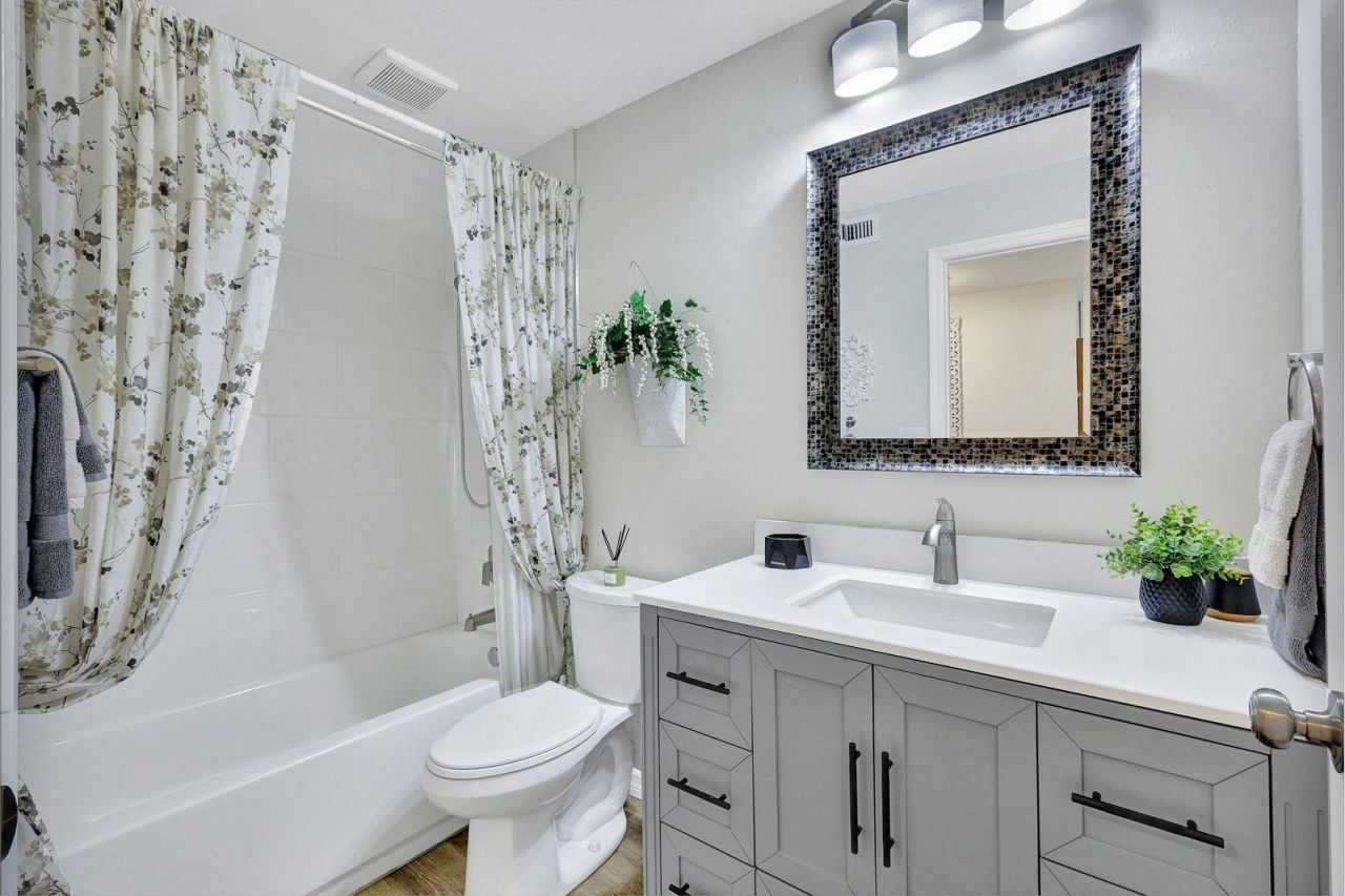 17421 Birchwood Ln, Unit 4, Fort Myers, FL 33908 Photo