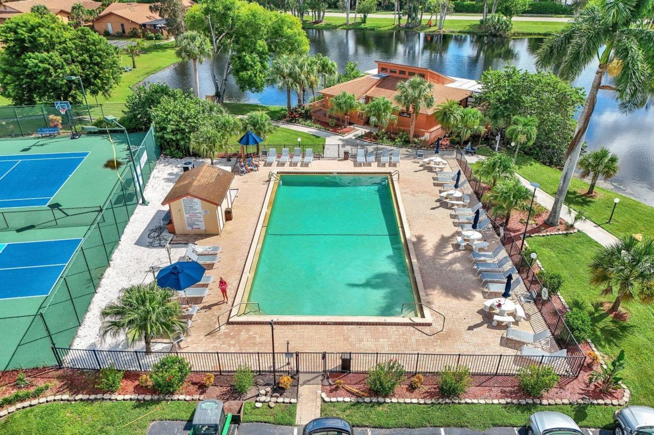 17421 Birchwood Ln, Unit 4, Fort Myers, FL 33908 Photo
