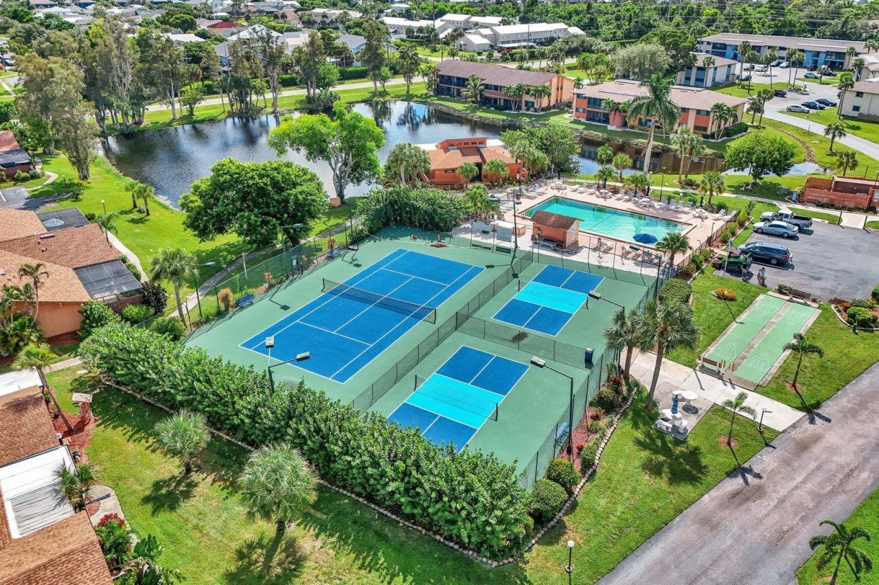 17421 Birchwood Ln, Unit 4, Fort Myers, FL 33908 Photo