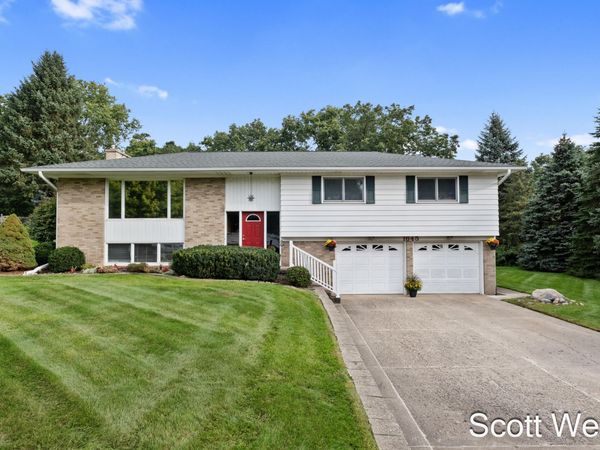 1645 Waldorf Street NW, Grand Rapids, MI 49544