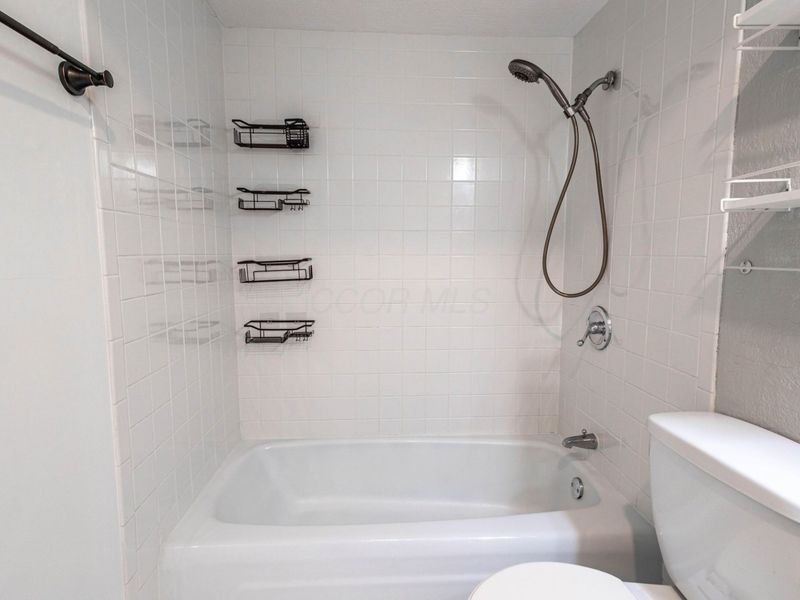 1495 Lafayette Drive, Unit 1495, Columbus, OH 43220 Photo 20