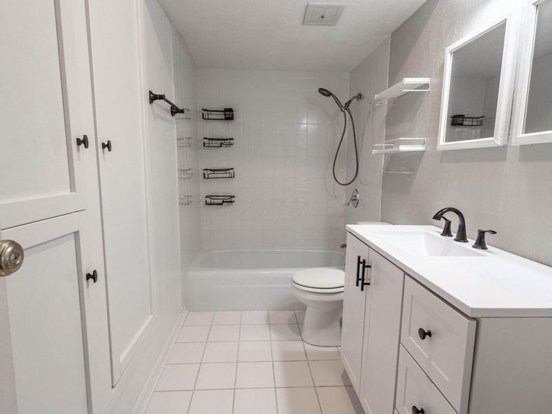 1495 Lafayette Drive, Unit 1495, Columbus, OH 43220 Photo 21