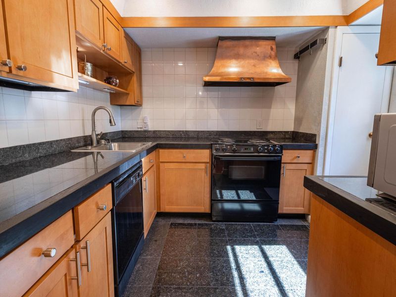 1495 Lafayette Drive, Unit 1495, Columbus, OH 43220 Photo 7