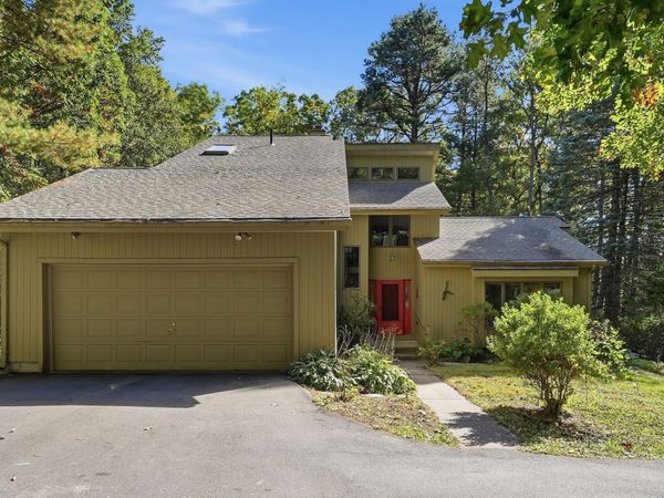 127 Pleasant St, Southampton, MA 01073