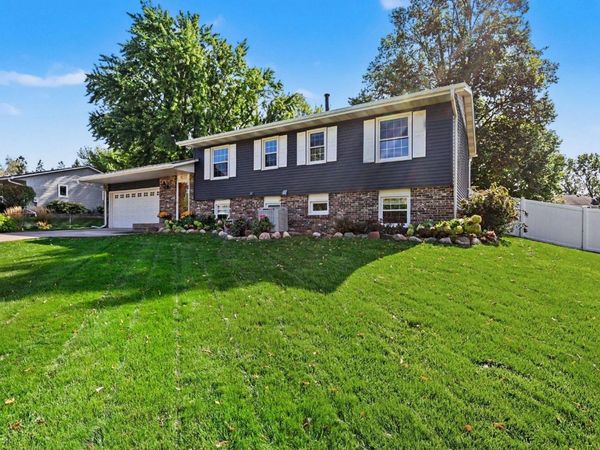 8227 76th Street S, Cottage Grove, MN 55016