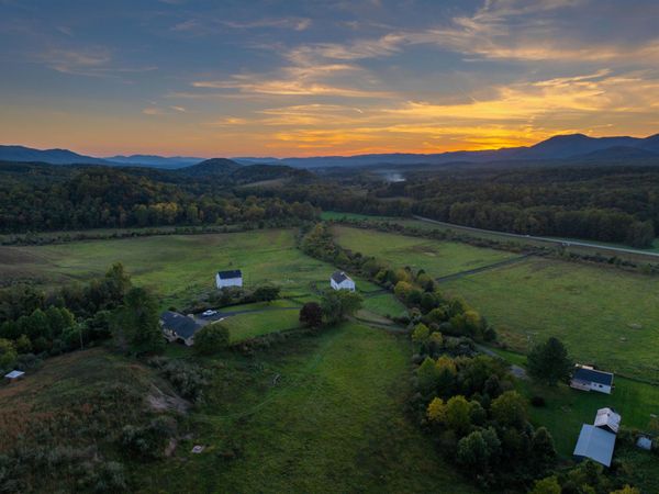 2276 LITTLE CALF PASTURE HWY, SWOOPE, VA 24479