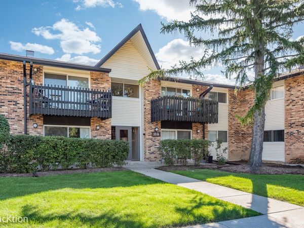 13A Kingery Quarter , Unit 203, Willowbrook, IL 60527