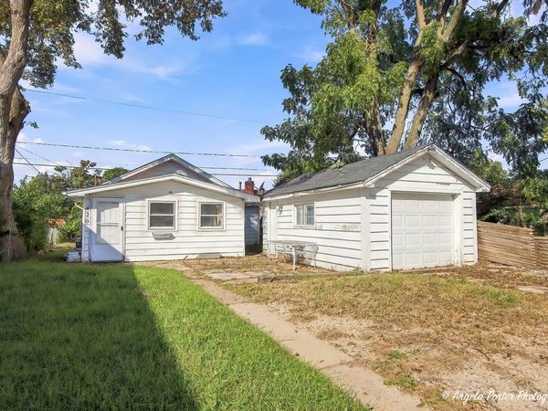 420 Washington Park , Waukegan, IL 60085