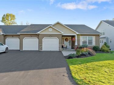 8728 N Entry Road, Baldwinsville, NY 13027