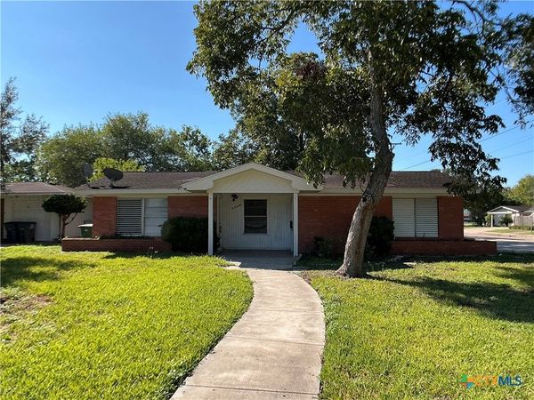2101 E Mesquite Lane , Victoria, TX 77901