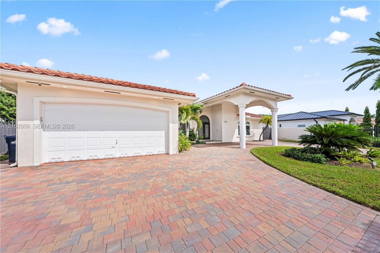 14341 SW 22nd St , Miami, FL 33175 Photo