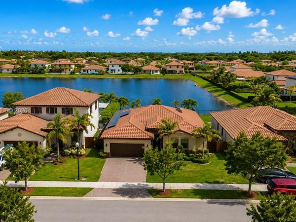2450 SE 1st St , Homestead, FL 33033