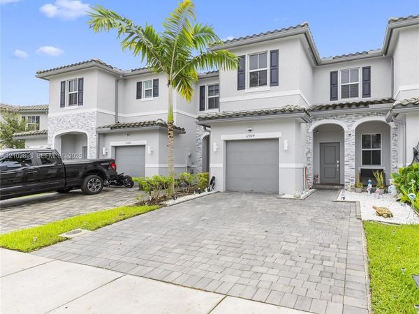 11924 NW 47th Mnr , Coral Springs, FL 33076