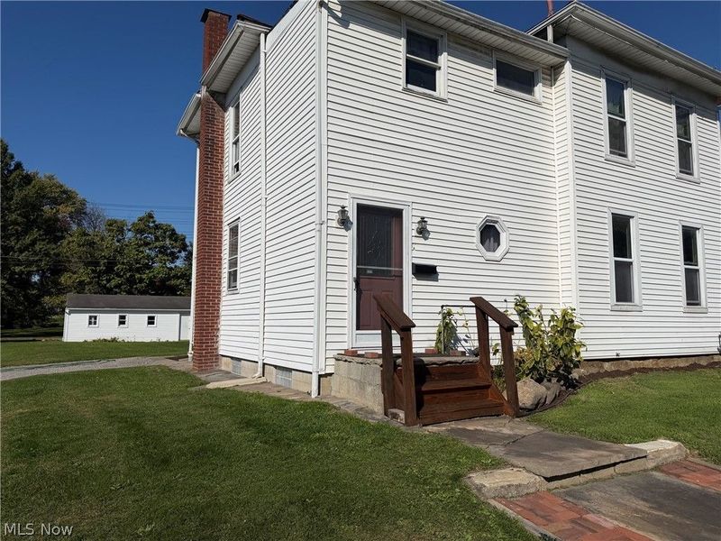 251 Spruce Street, Columbiana, OH 44408 Photo 2