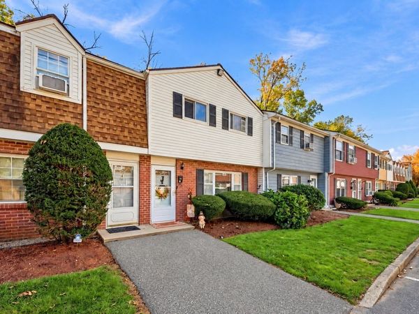 17 Orchard Ave, Unit J, Haverhill, MA 01830