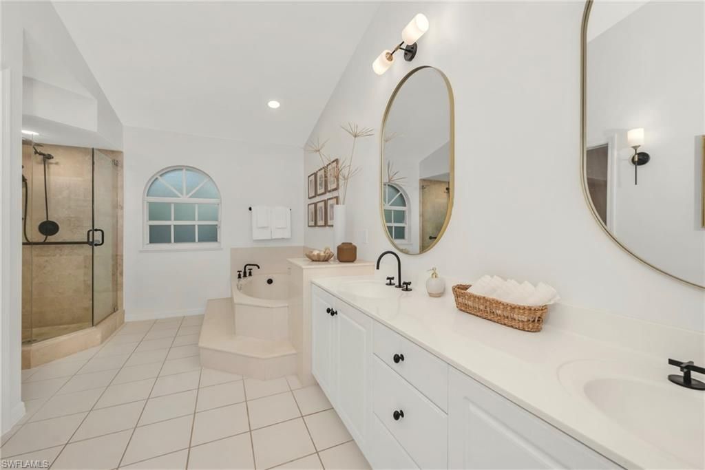 205 Via Perignon , Unit 2-3, Naples, FL 34119 Photo