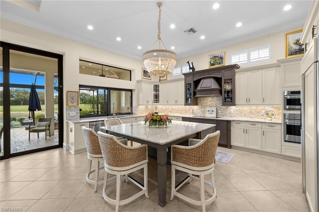 12388 Wisteria Dr, Naples, FL 34120 Photo