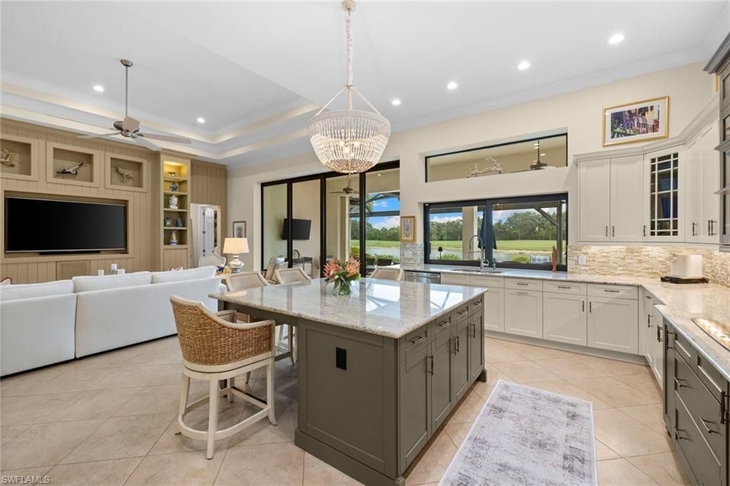 12388 Wisteria Dr, Naples, FL 34120 Photo