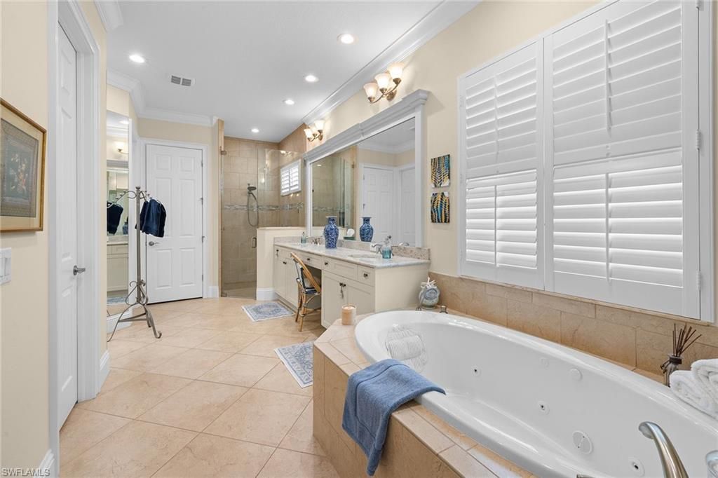 12388 Wisteria Dr, Naples, FL 34120 Photo