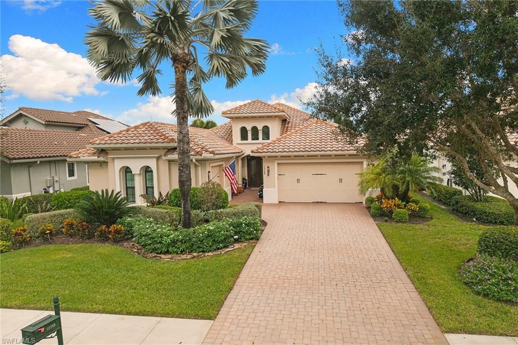 12388 Wisteria Dr, Naples, FL 34120 Photo