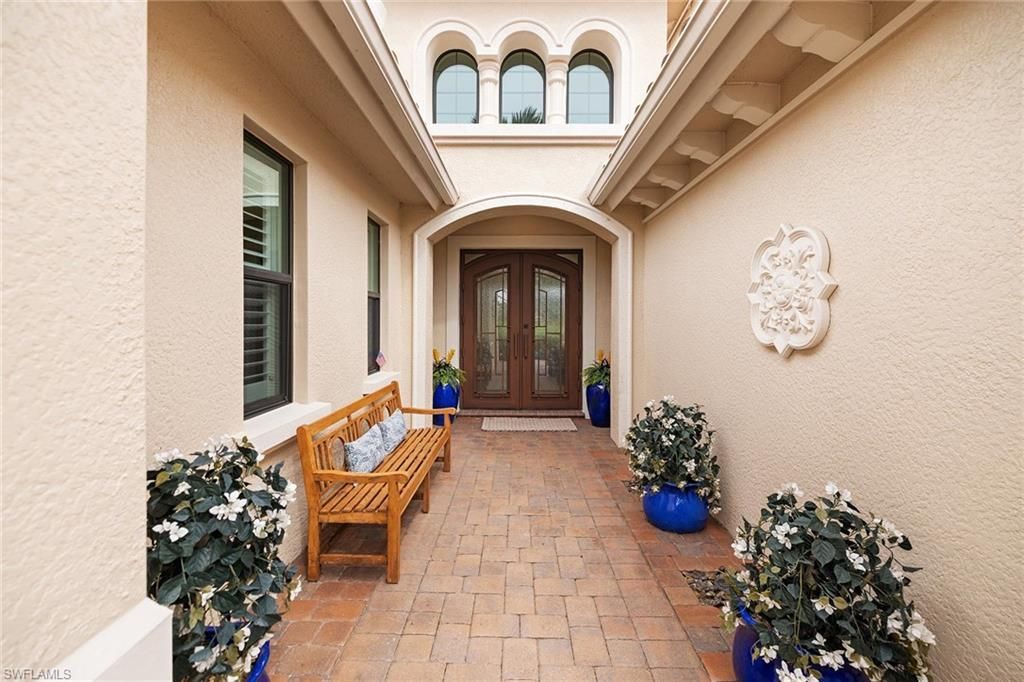 12388 Wisteria Dr, Naples, FL 34120 Photo