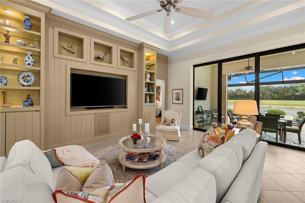 12388 Wisteria Dr, Naples, FL 34120 Photo