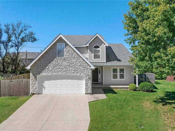 1310 S Pin Oak Circle, Ottawa, KS 66067
