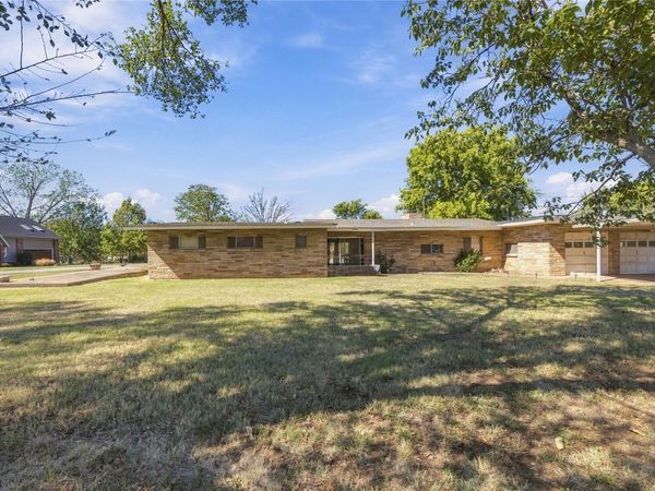 1402 N 157th East Avenue , Tulsa, OK 74116