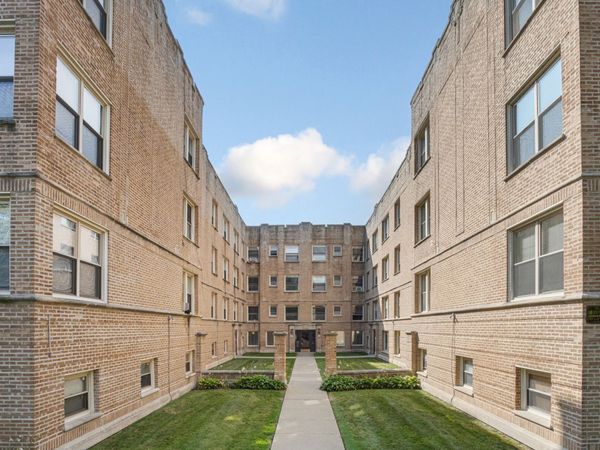 1629 W Chase Avenue , Unit 1C, Chicago, IL 60626