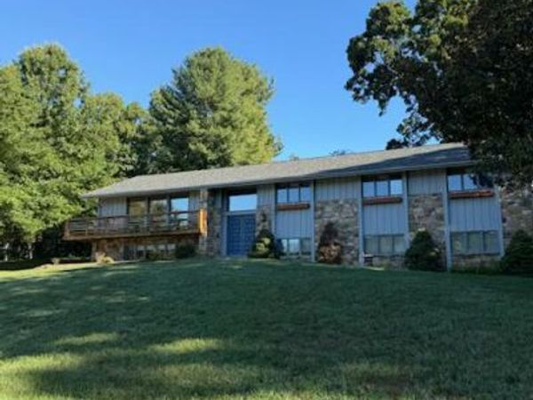 901 Old Court LN SW, Roanoke, VA 24015