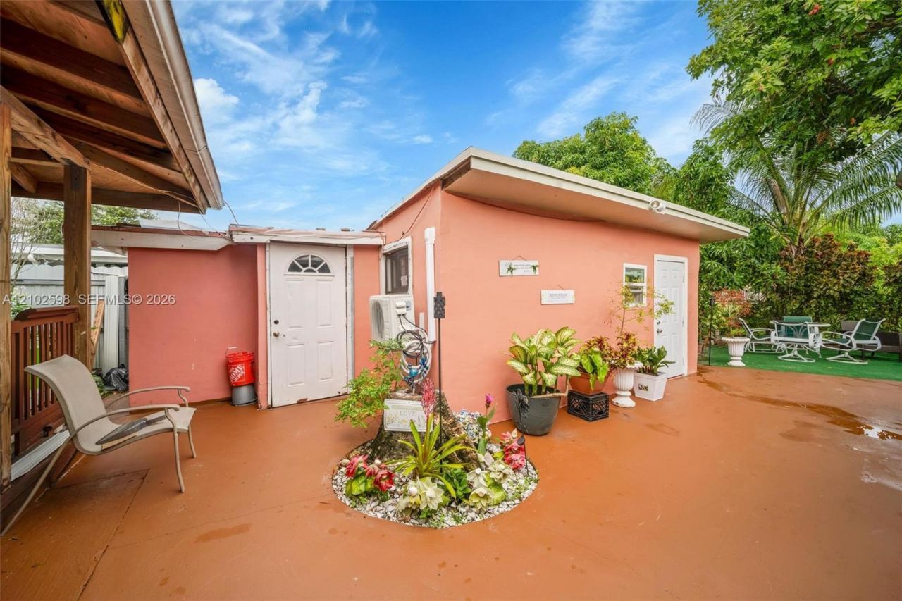 20106 NW 32nd Pl , Unit 1B, Miami Gardens, FL 33056 Photo