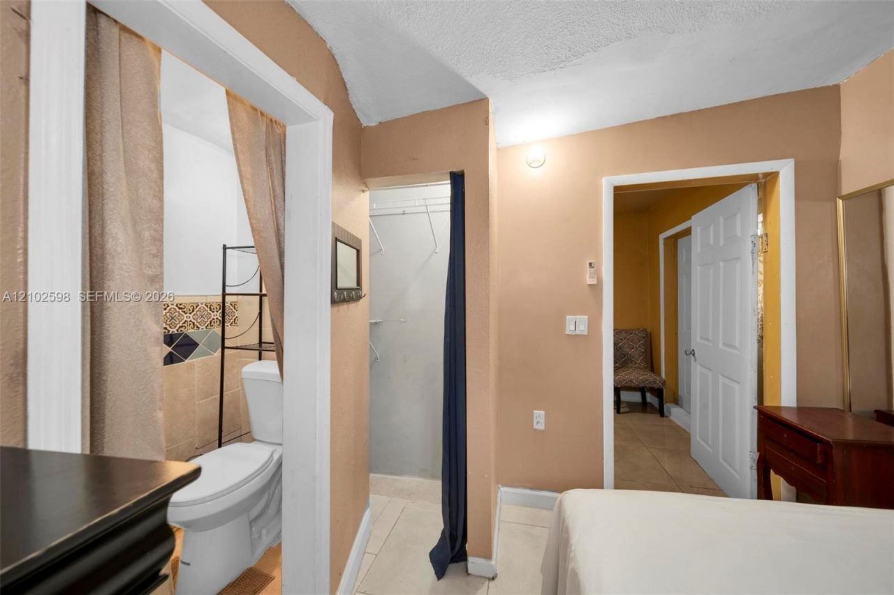20106 NW 32nd Pl , Unit 1B, Miami Gardens, FL 33056 Photo