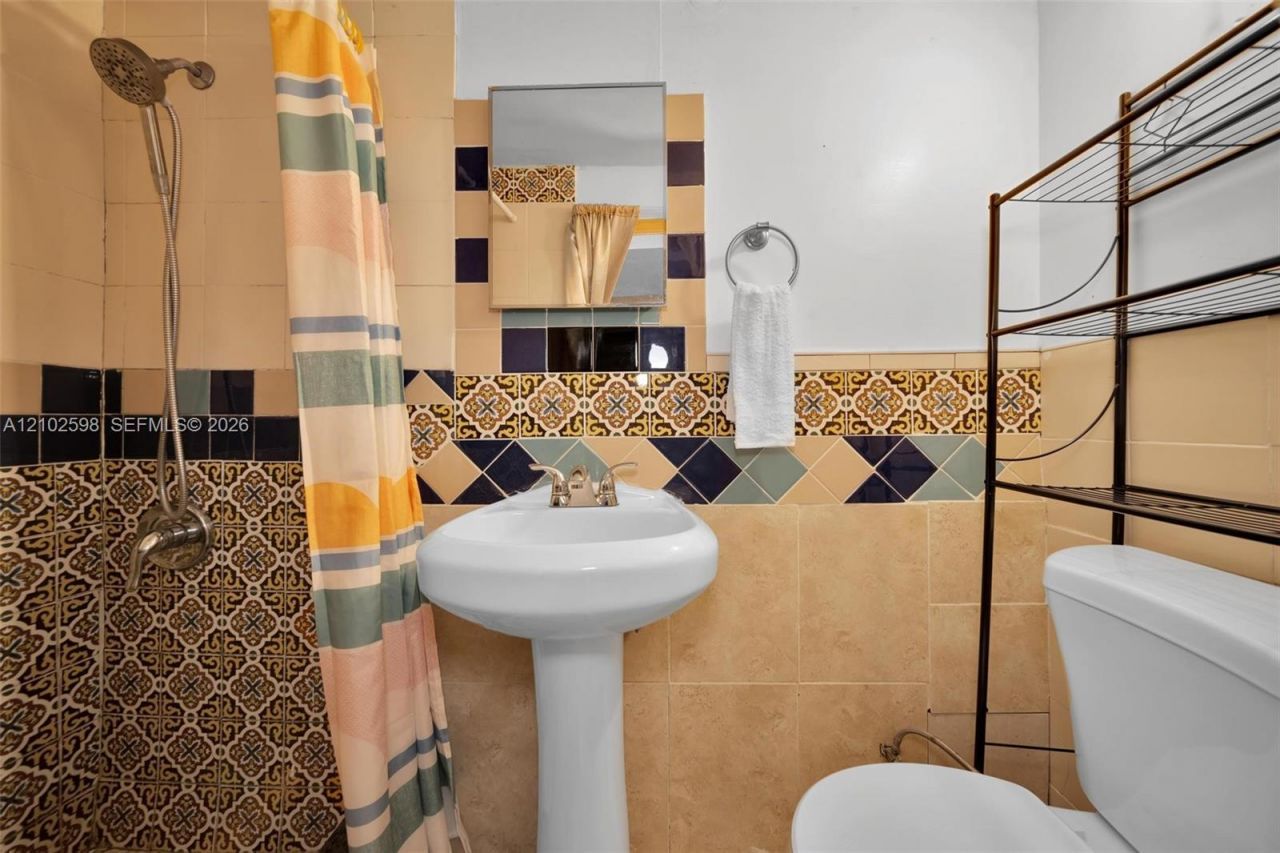 20106 NW 32nd Pl , Unit 1B, Miami Gardens, FL 33056 Photo