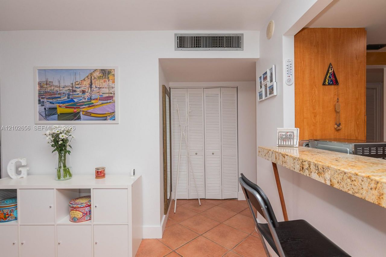 1020 Meridian Ave , Unit 314, Miami Beach, FL 33139 Photo