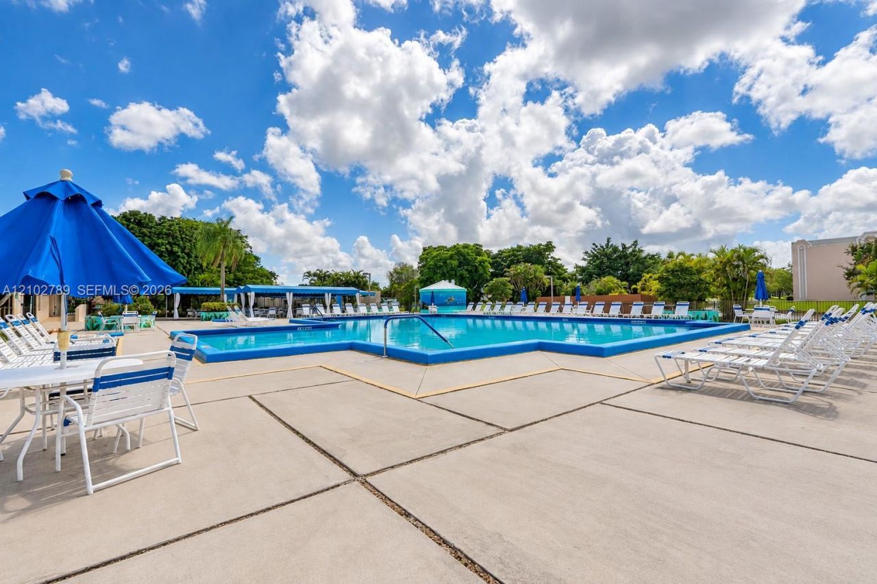 10368 NW 24th Pl, Unit 304, Sunrise, FL 33322 Photo