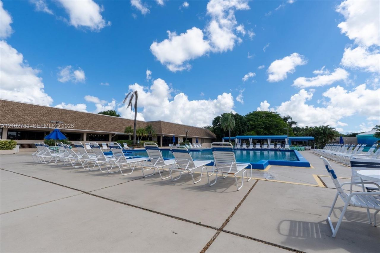 10368 NW 24th Pl, Unit 304, Sunrise, FL 33322 Photo