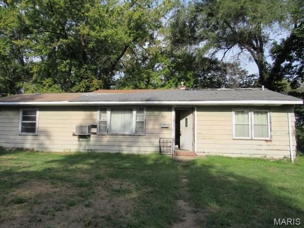 851 N 79th Street , East St Louis, IL 62203