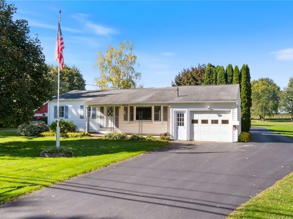 6613 Lake Avenue, Williamson, NY 14589