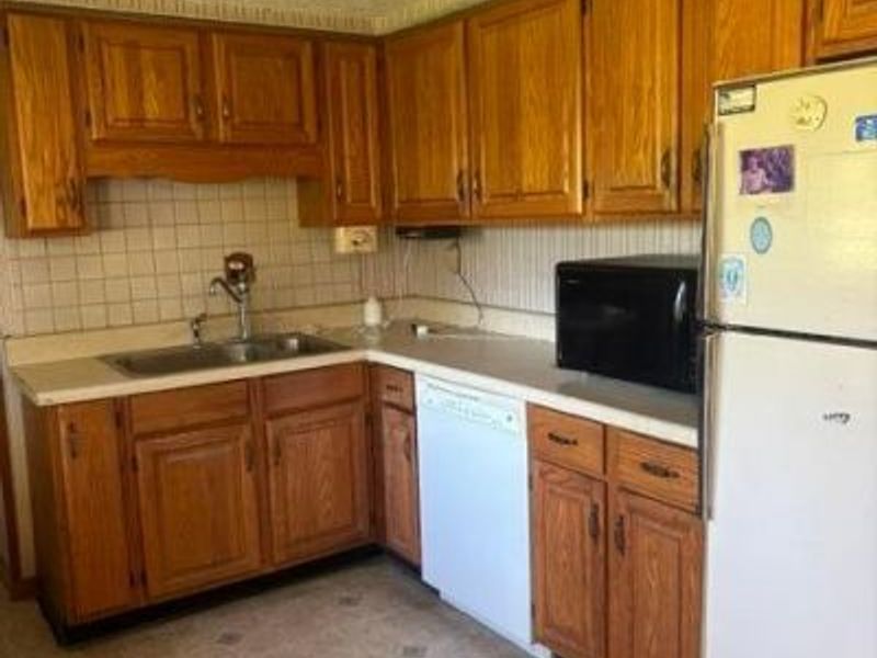 140 W Jersey Street, Johnstown, OH 43031 Photo 2