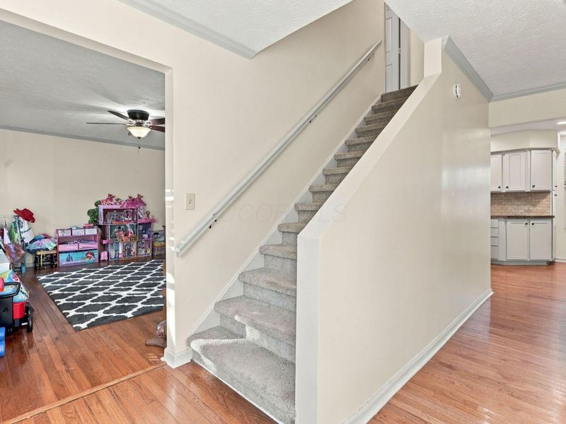 609 Grist Run Road, Westerville, OH 43082 Photo 2