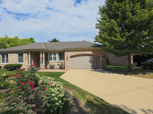 305 TORRINGTON Drive , Bloomingdale, IL 60108
