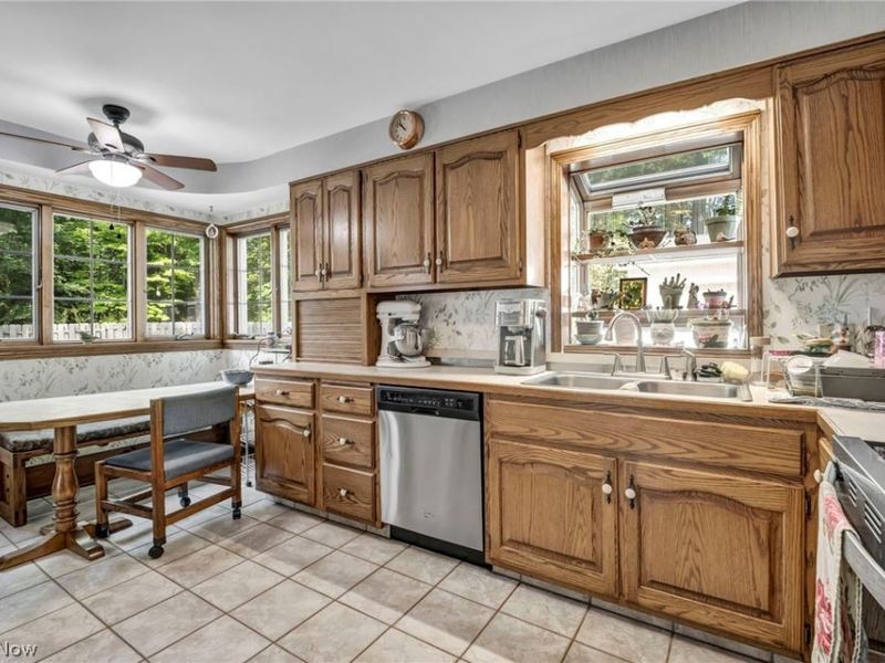 3583 W. Bath Rd. , Akron, OH 44333 Photo 11