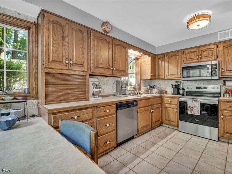 3583 W. Bath Rd. , Akron, OH 44333 Photo 12
