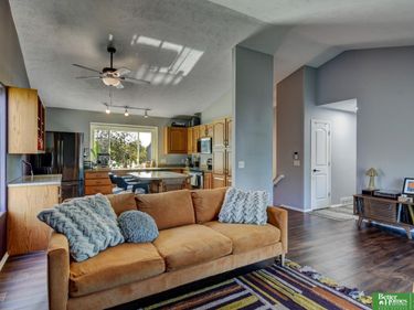 7838 Bondesson Street, Omaha, NE 68122