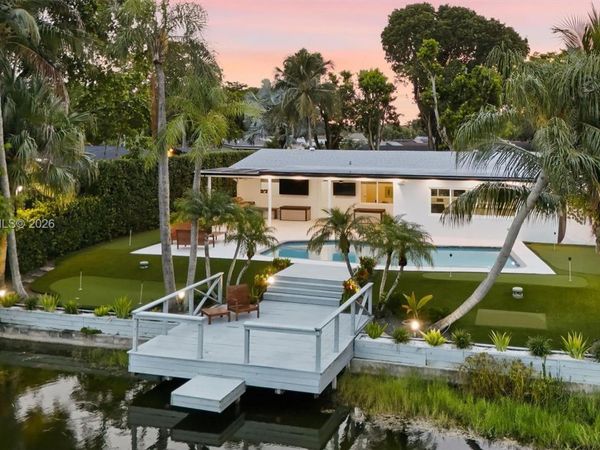 1721 NW 114th Ave , Pembroke Pines, FL 33026