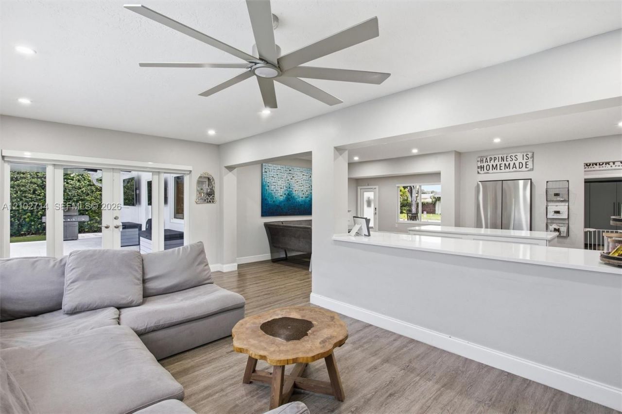1721 NW 114th Ave , Pembroke Pines, FL 33026 Photo