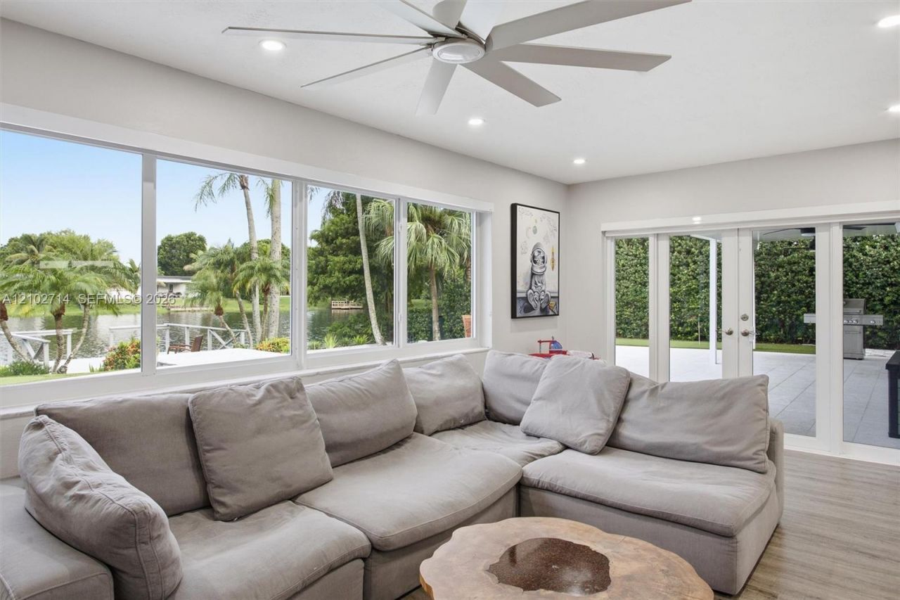 1721 NW 114th Ave , Pembroke Pines, FL 33026 Photo