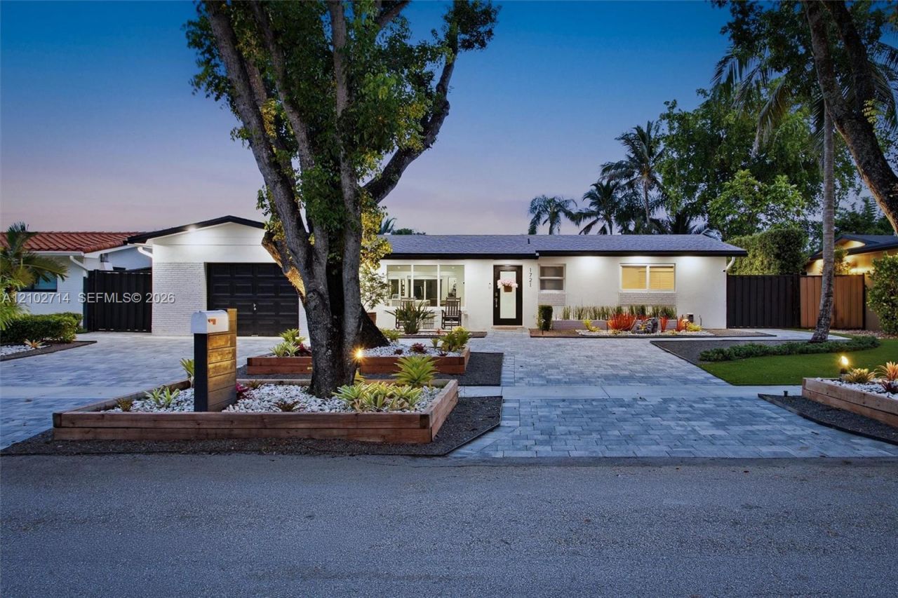 1721 NW 114th Ave , Pembroke Pines, FL 33026 Photo